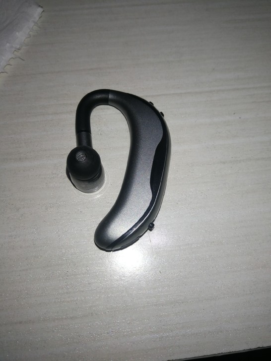 几乎全新 高音质单耳耳机！此款最大卖点是电...