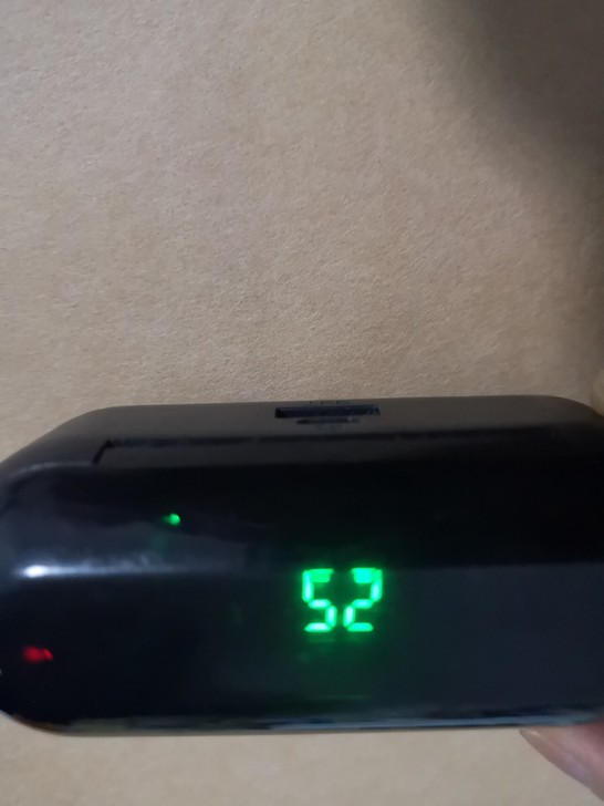 一只丢了,充电仓在,价格面议,可单卖