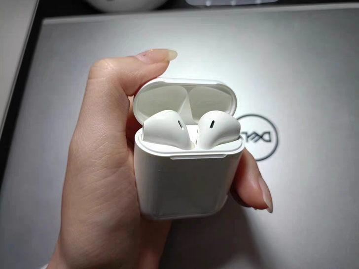 有几套耳机，出一套全新未使用蓝牙耳机。10...