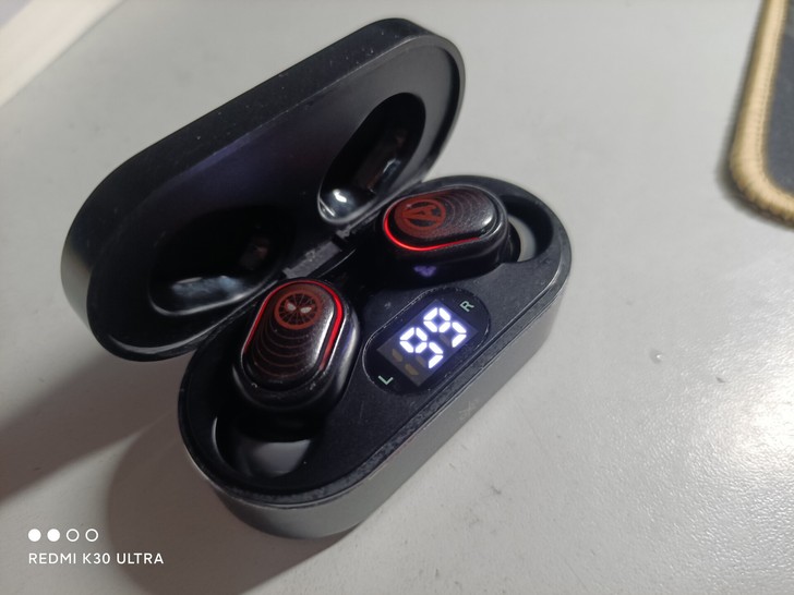 漫威蓝牙耳机,几乎全新无划痕