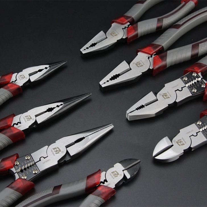 实体五金店不干了，剩余部分品牌多功能钢丝钳...