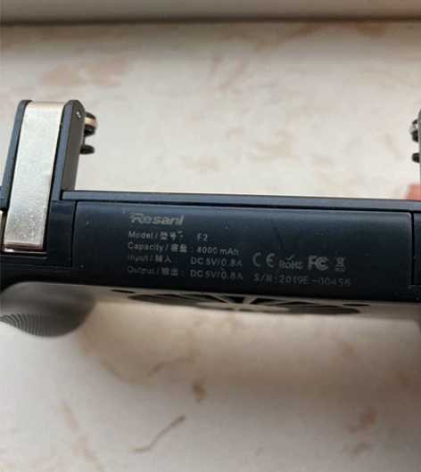 充电宝手机散热游戏手柄，一直闲置。 感兴趣...