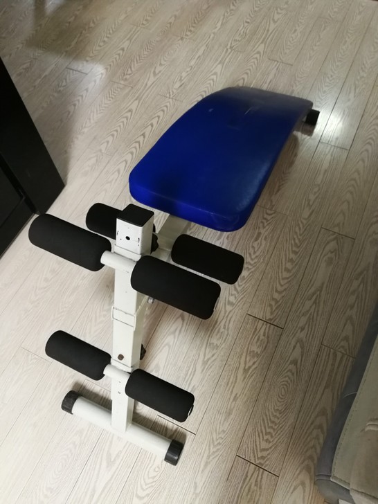 仰卧板，购入1年多，成色9成新以上，没用过...