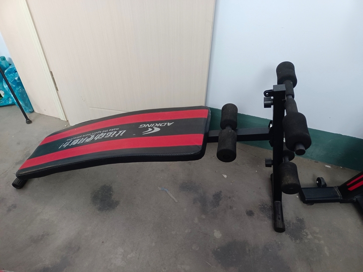 仰卧起坐辅助器，基本没怎么用，限同城自提