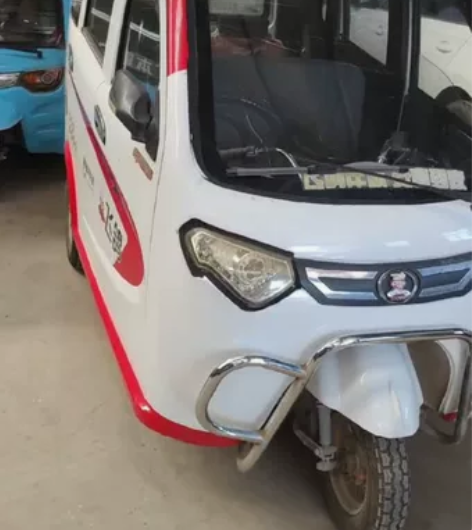 飞鸽一体冲压新款全封闭电动三轮车出售，成色...