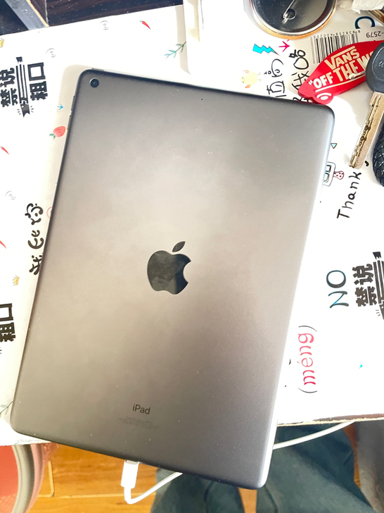 iPad 2021。64。wifi。 才买...