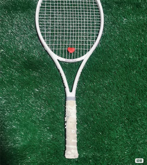 王子网球拍，上完网球课不用了，便宜出，有裂...