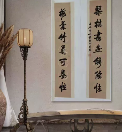 加晓龙书法一幅(约长136厘米，约宽32厘...