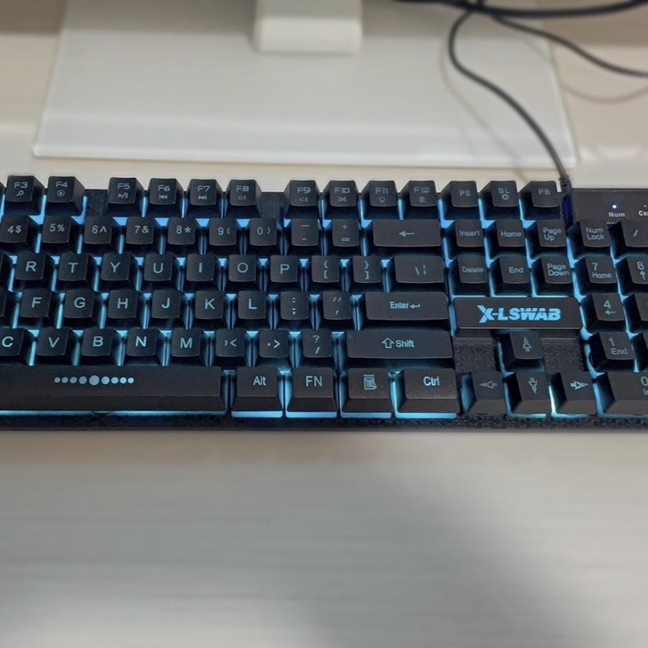 全新牧马人机械手感游戏键盘低音台式电脑通用...