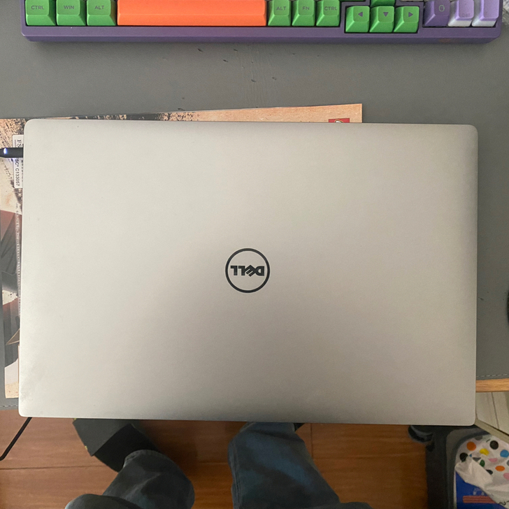 DELL XPS15 9560