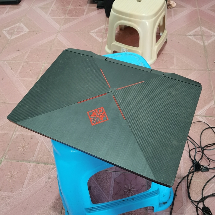 hp 暗影精灵 游戏笔记本  屏跟壳子