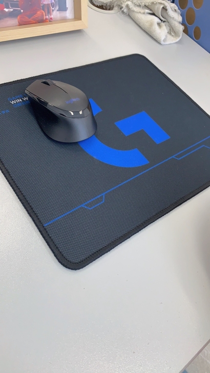 【5.8包邮】全新罗技鼠标垫  游戏电竞办...