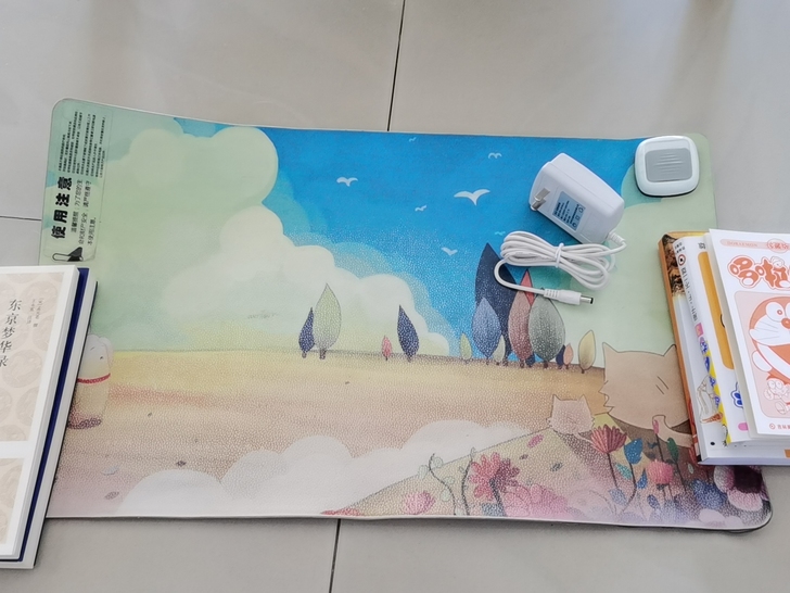 暖手桌垫插电桌垫办公学习过冬神器。六成新，...