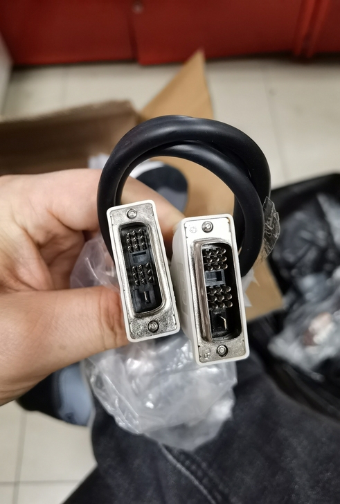 DVi显示器原装线  未使用过  有几十条