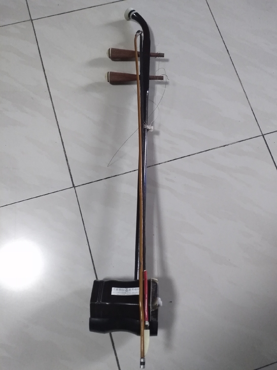 红木二胡，品相如图