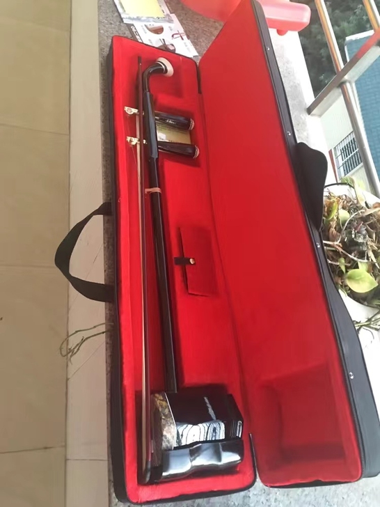 处理全新,铜轴二胡,低价漏,看上直接付款拿...