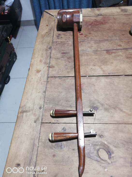 孔雀牌老二胡。按图发货,售后不退不换不议价。