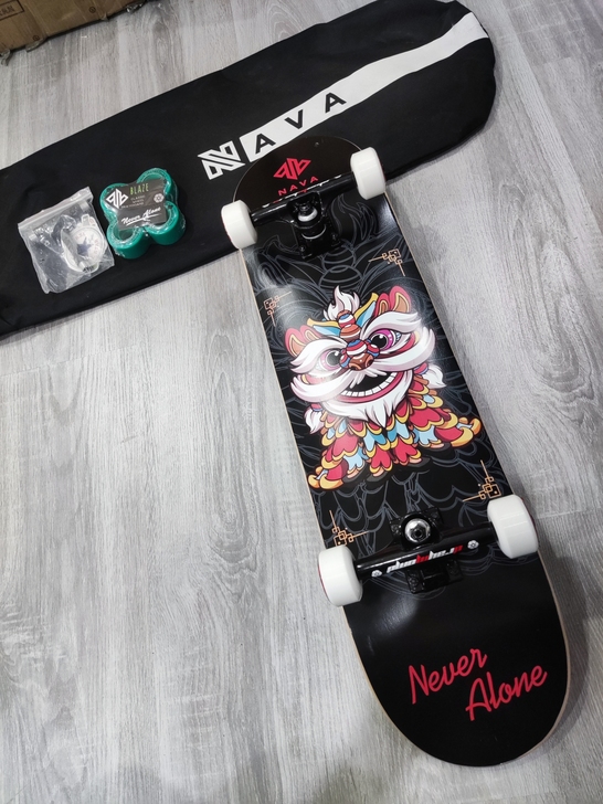 Nava滑板初学者刷街代步四轮公路短板双翘...