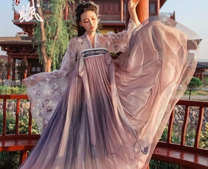 一套  汉服 拍照穿了一次   M码   ...