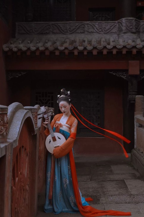 出租 | 婚服 | 汉服 | 有香如故