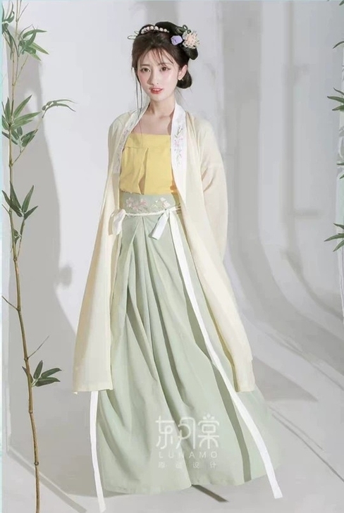 转卖东月棠清风笺绿色下裙