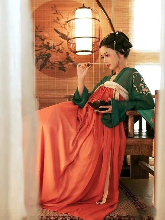 【可出可换】花朝记菱花镜 上襦下裙六米摆