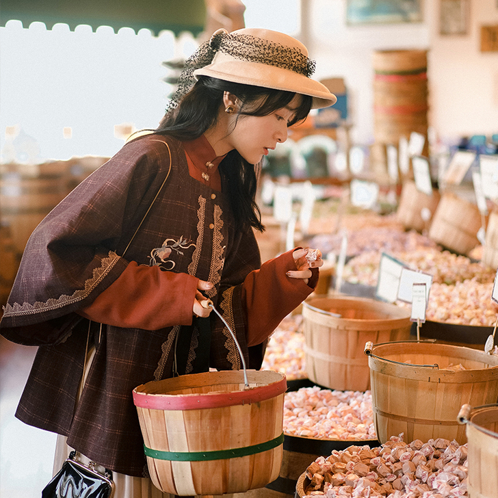 全新 织羽集 民族装舞台装一次没穿过 生完...
