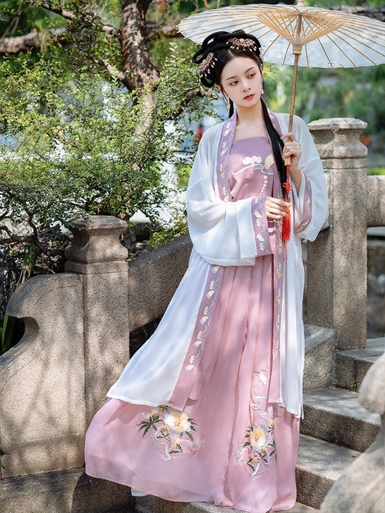 大刀半价出窈讯小池正品原创宋制汉服，已经绝...