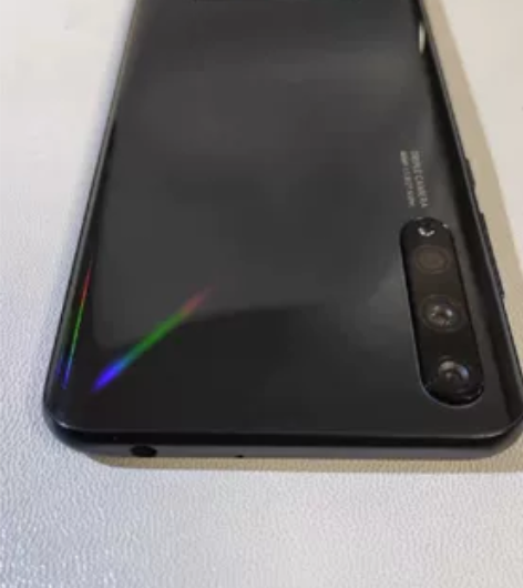 华为畅享10s  挺好用的  想买新手机了...