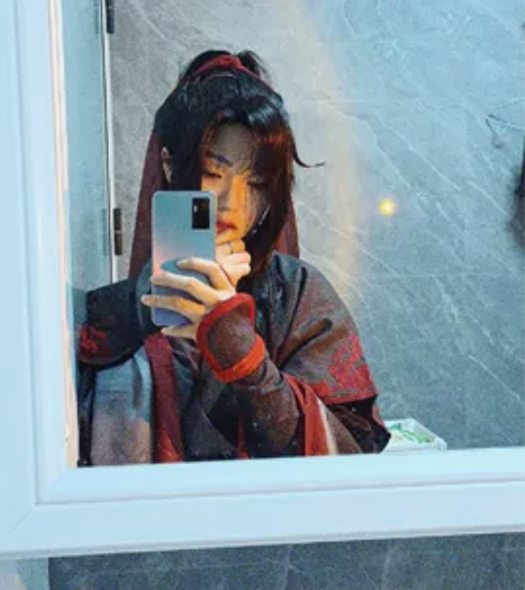 悠窝窝莫玄羽c服 基本全新m码??几乎全新...