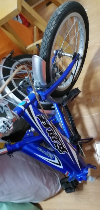 安琪儿折叠自行车（能放进后备箱） 买上就没...