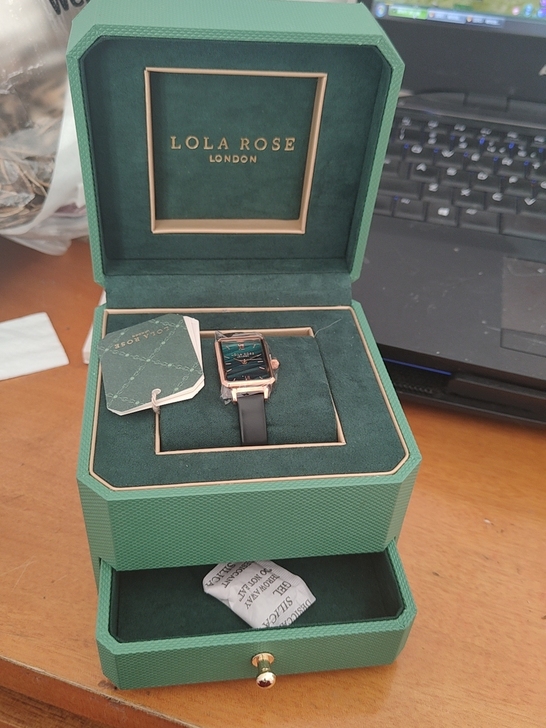 lolarose小绿表。全新支持专柜验货。