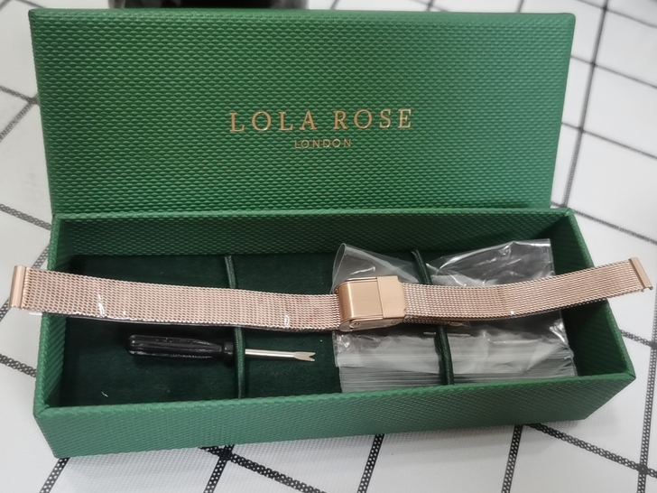 LOLA ROSE腕带全新，带包装盒