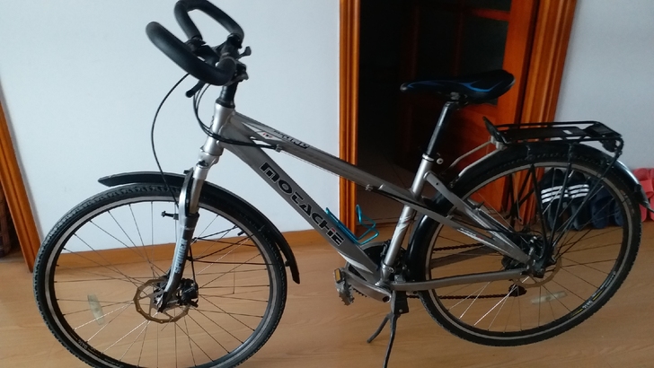 蒙太奇马可波罗旅行自行车。铝合金车架，bb...