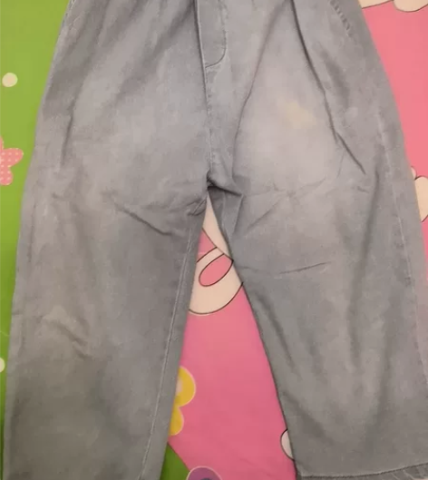 儿童浅蓝色薄款七分牛仔裤，裤长57CM，很...
