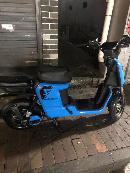 五羊007电动车，前后碟刹，油压减震，30...