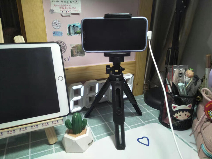 【亏本卖】抖音直播迷你三脚架手机支架桌面便...