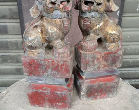 清代木雕木狮一对 感兴趣的话点“我想要”和...