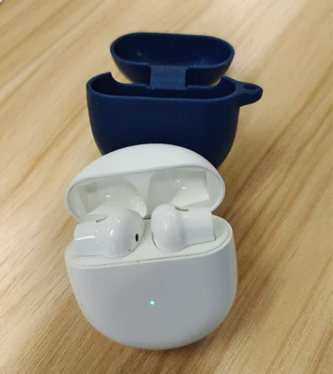 一加 耳机一代，buds，完好 感兴趣的话...