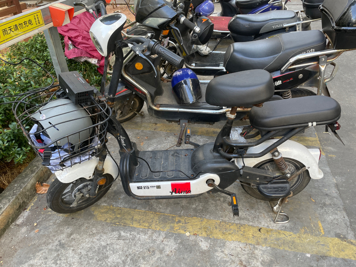 爱玛电动车，电池耐用，小型电动车，适合女生...