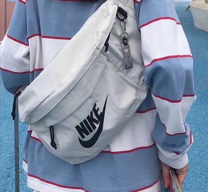 斜挎包学生王一博同款背包大容量运动腰包帆布...