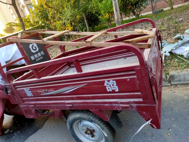 新鸽三轮摩托车，基本没咋用，老人年龄大，也...