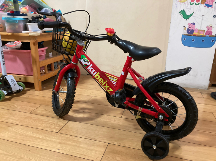 出一个算是9成新的自行车，组装好了没骑出去...