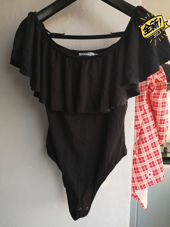 全新三角衣，L码无吊牌漂亮的荷叶边，140...