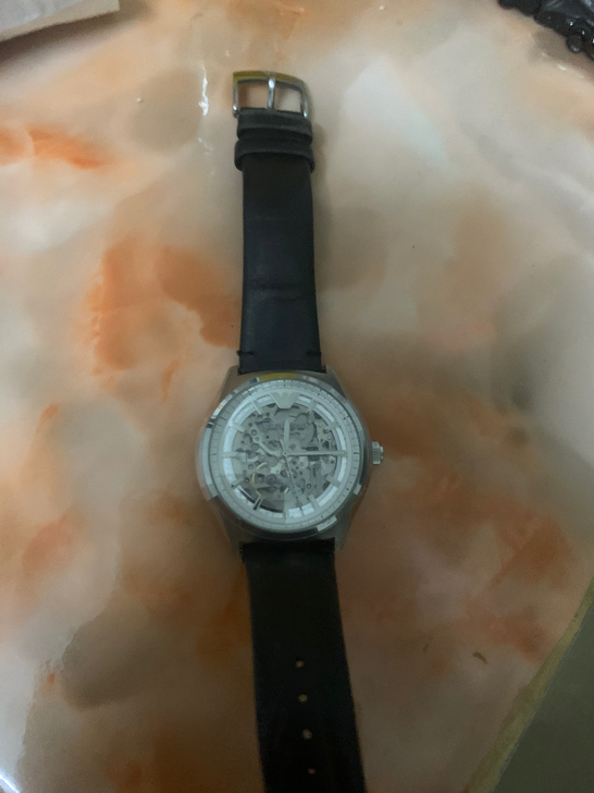 阿玛尼手表低价转卖了