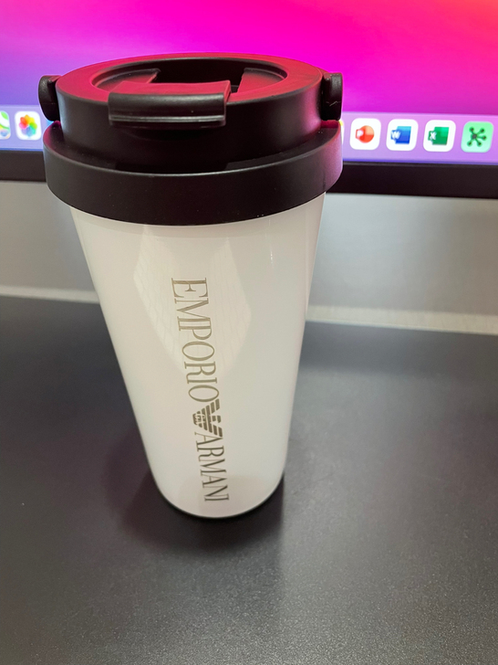 阿玛尼咖啡杯，自己用和送人了几个，还有3个...