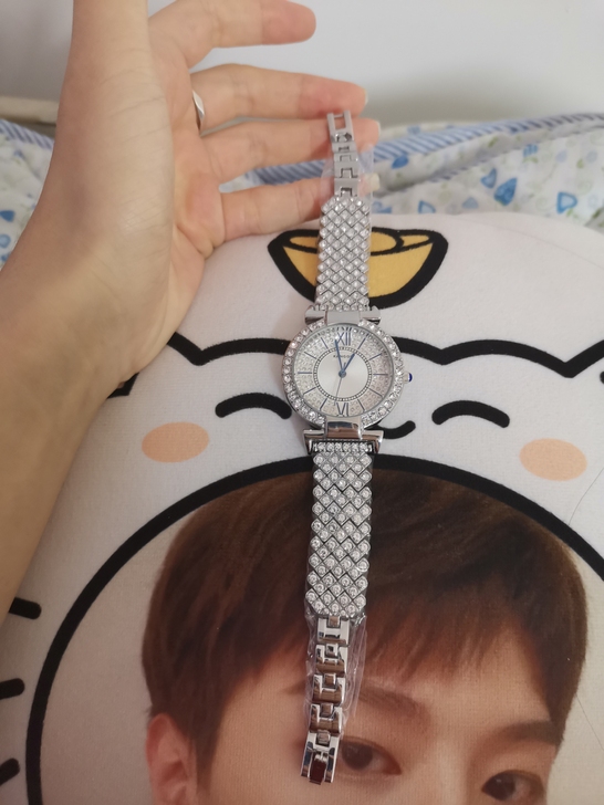 全新的手表，拿回来一次没戴过，本来想送人的...