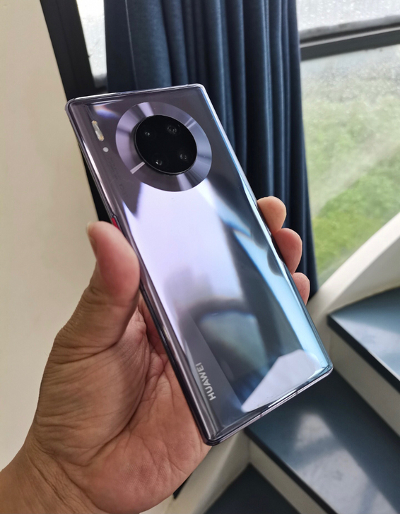 华为Mate30 Pro 5G 曲面屏