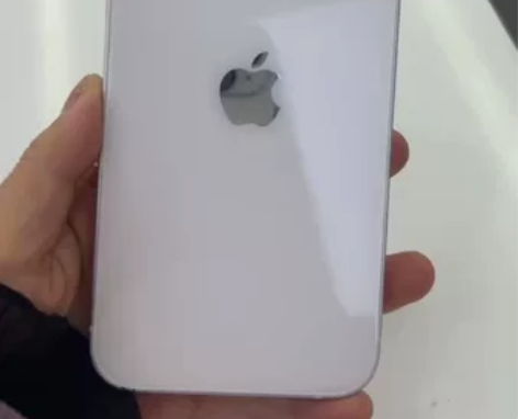 iPhone 12白色128……有磕碰，屏...