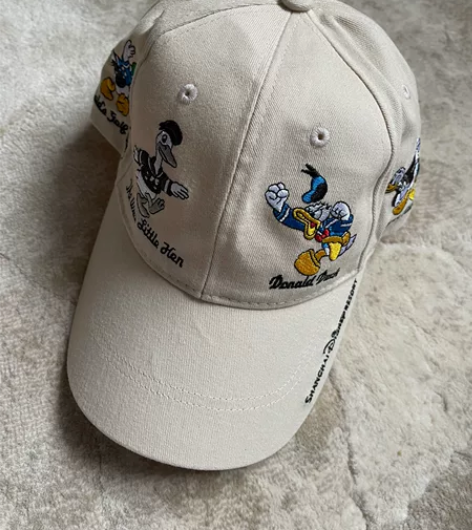 迪士尼 唐老鸭棒球帽 帽围可调节，只戴过一...